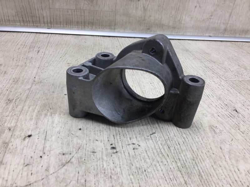 Кронштейн промежуточного вала MALIBU 12-15 2015 V300 2.5 LCV