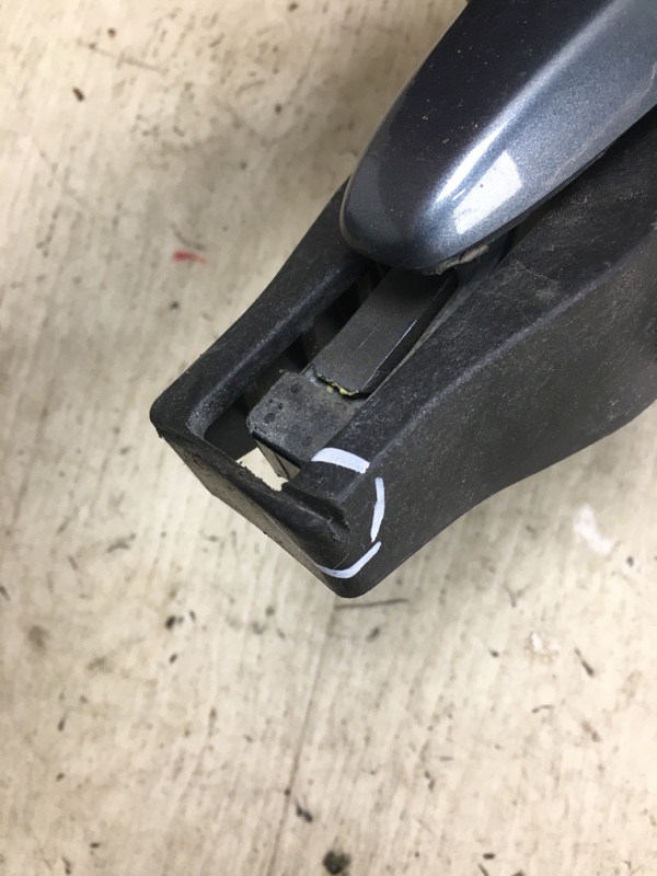 Ручка двери наружная задняя правая CX-7 06-12 Ручка двери наружная задняя правая CX-7 06-12