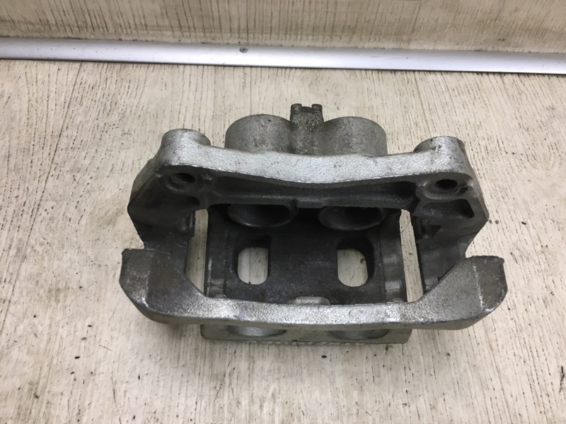 Суппорт тормозной передний правый PATHFINDER R52 12-21 2018 R52 3.5 VQ35DD