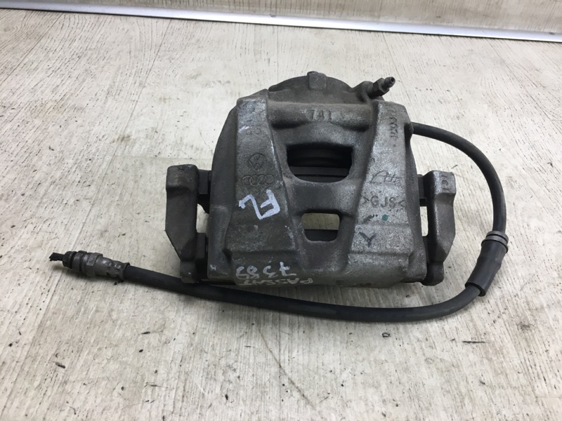 Суппорт тормозной передний левый VOLKSWAGEN PASSAT B7 11-15 2014 A32 1.8 CPRA 561 615 123 Б/У