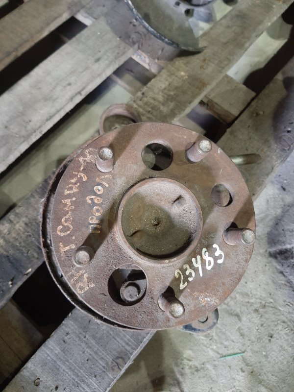 Ступица задняя TOYOTA CAMRY 10 92-96 42410-06010 Б/У