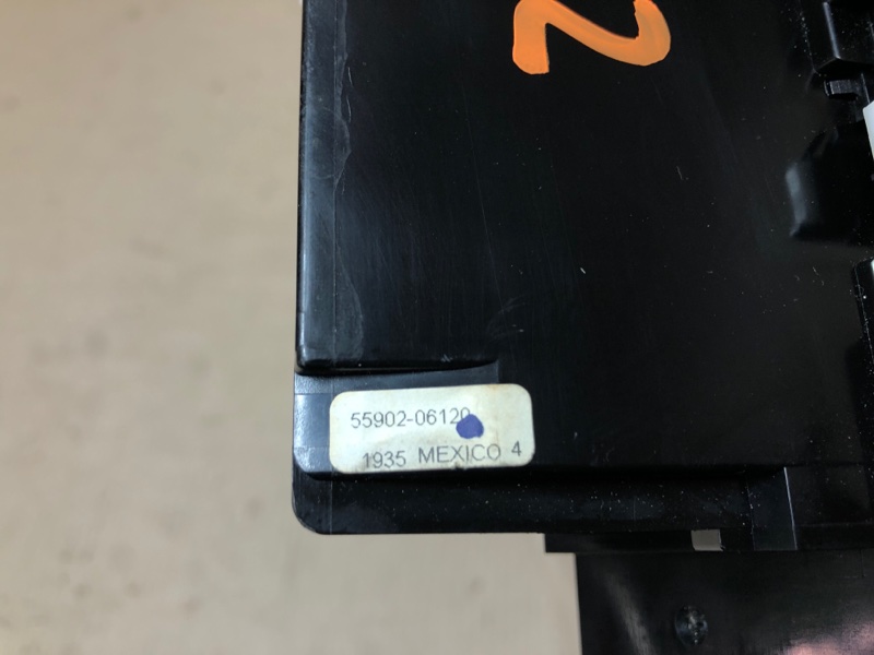 Блок управления печкой CAMRY 30 02-06 2005 2.4 2AZFE