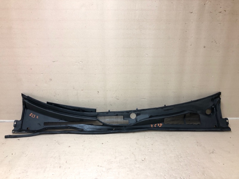 Пластик под лобовое стекло / Жабо TOYOTA CAMRY 30 02-06 2005 2.4 2AZFE 55708-06031 Б/У