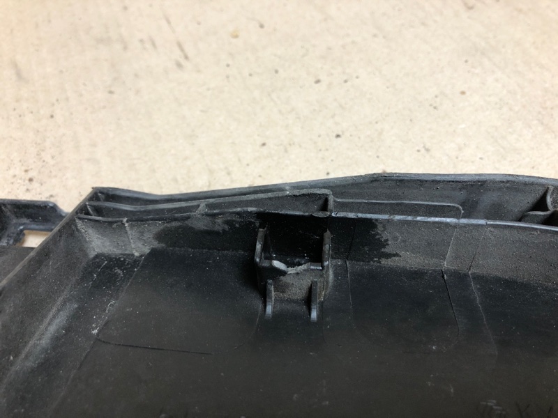 Пластик под лобовое стекло / Жабо CAMRY 30 02-06 2005 2.4 2AZFE