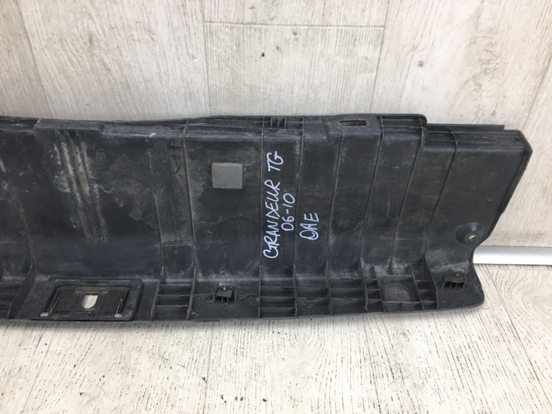 Накладка панели багажника внутренняя GRANDEUR 05-11 2005-2010 TG 3.3 G6DB