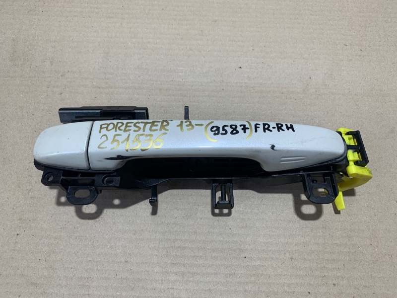 Ручка двери наружная передняя правая SUBARU FORESTER 12-19 2018 2.5 61160FJ000W6 Б/У