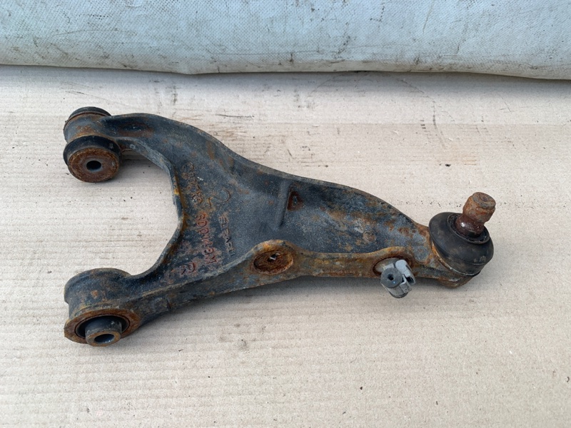 Рычаг задней подвески поперечный верхний правый SUBARU FORESTER 12-19 2.5