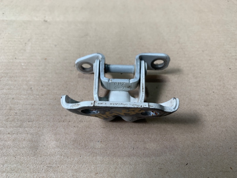 Петля двери верхняя задняя левая SUBARU FORESTER 12-19 2.5