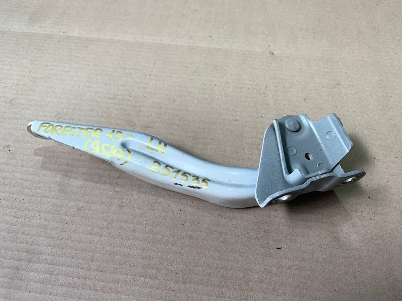 Петля капота левая SUBARU FORESTER 12-19 2.5