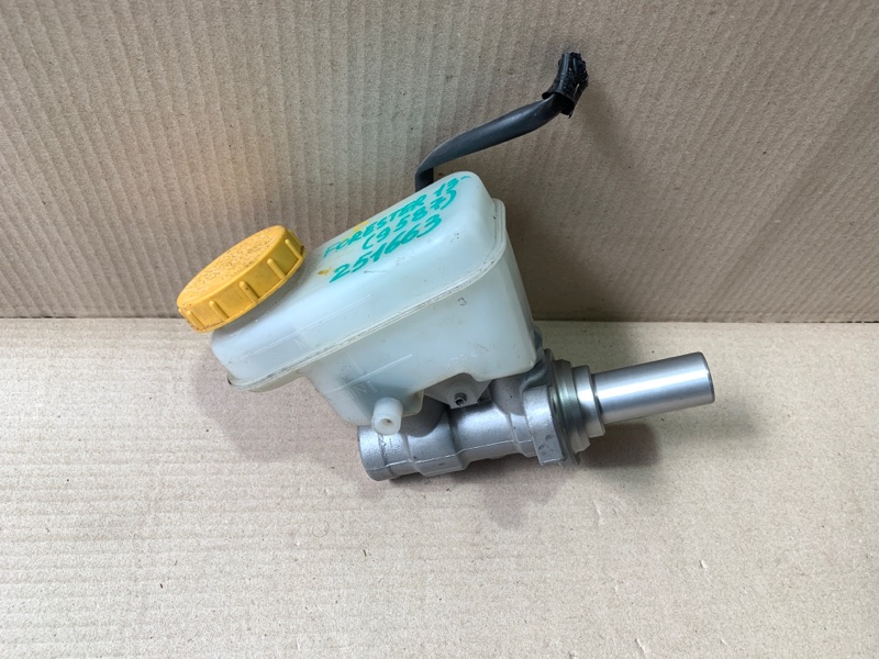 Главный тормозной цилиндр FORESTER 12-19 2018 2.5 Главный тормозной цилиндр FORESTER 12-19 2018 2.5