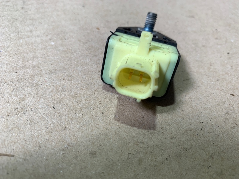 Датчик удара передний правый SUBARU FORESTER 12-19 2.5