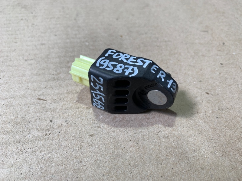 Датчик удара передний правый FORESTER 12-19 2018 2.5
