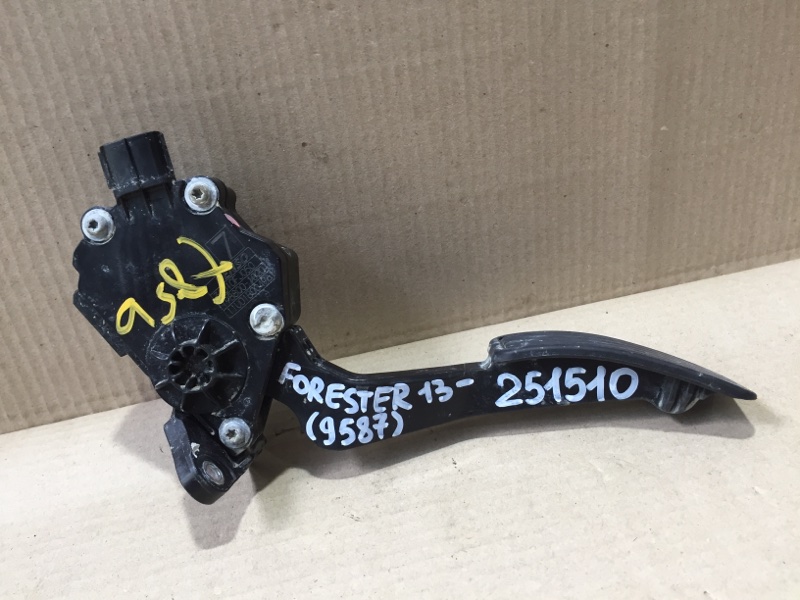 Педаль газа SUBARU FORESTER 12-19 2018 2.5 36010FJ050 Б/У