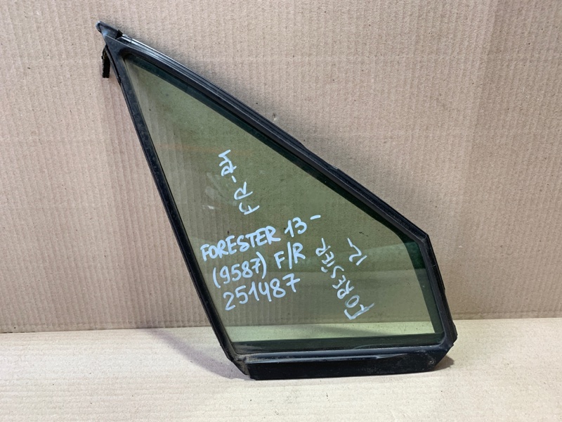 Стекло двери глухое переднее правое SUBARU FORESTER 12-19 2018 2.5 61012SG301 Б/У