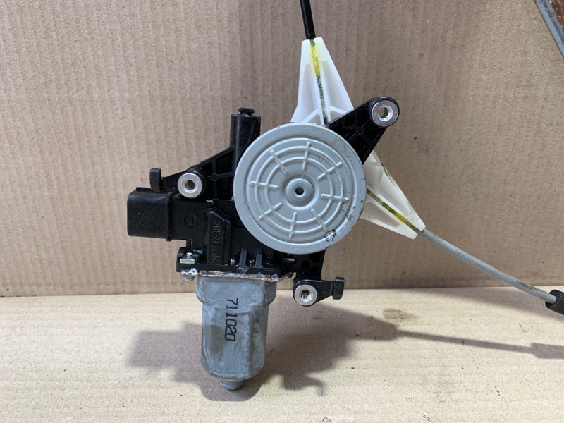 Стеклоподъемник задний левый FORESTER 12-19 2018 2.5