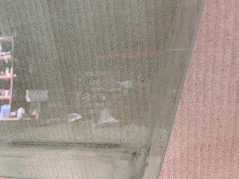 Стекло двери переднее правое SUBARU FORESTER 12-19 2.5 Стекло двери переднее правое SUBARU FORESTER 12-19 2.5