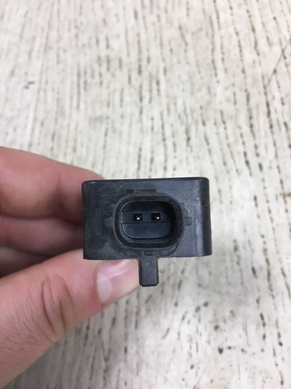 Датчик удара передний правый PRIUS - 30 09-17 Датчик удара передний правый PRIUS - 30 09-17