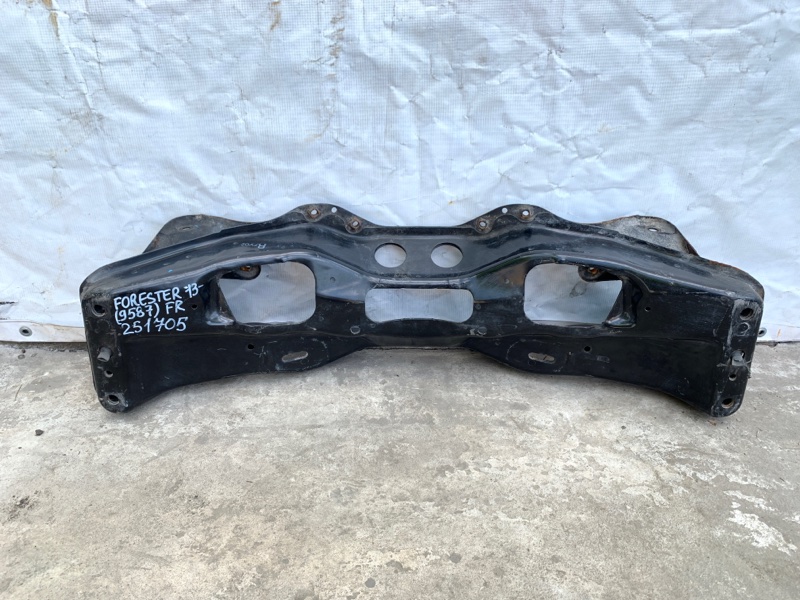 Балка передней подвески SUBARU FORESTER 12-19 2.5