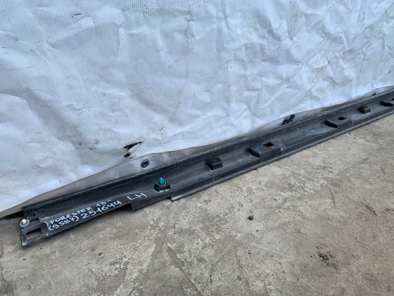 Накладка порога наружная левая FORESTER 12-19 2018 2.5