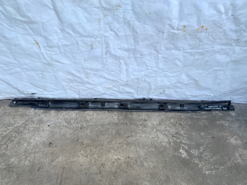 Накладка порога наружная правая FORESTER 12-19 2018 2.5