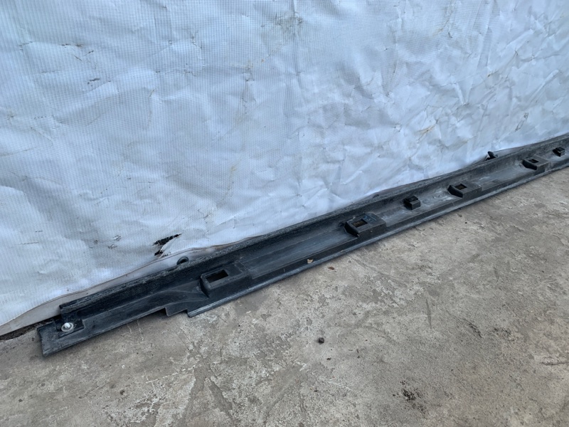 Накладка порога наружная правая FORESTER 12-19 2018 2.5