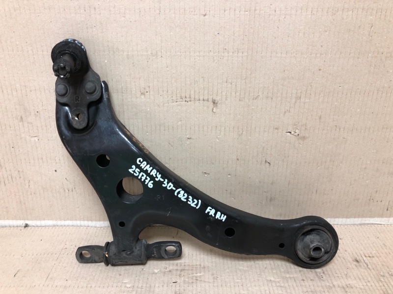 Запчасть рычаг передней подвески нижний передний правый TOYOTA CAMRY 30 02-06 2005 2.4 2AZFE 48068-06070 Б/У Рычаг передней подвески нижний передний правый TOYOTA CAMRY 30 02-06 2005 2.4 2AZFE 48068-06070 Б/У