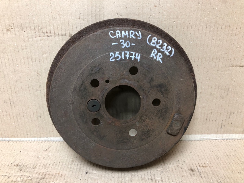 Тормозной барабан TOYOTA CAMRY 30 02-06 2005 2.4 2AZFE 42431-06100 Б/У