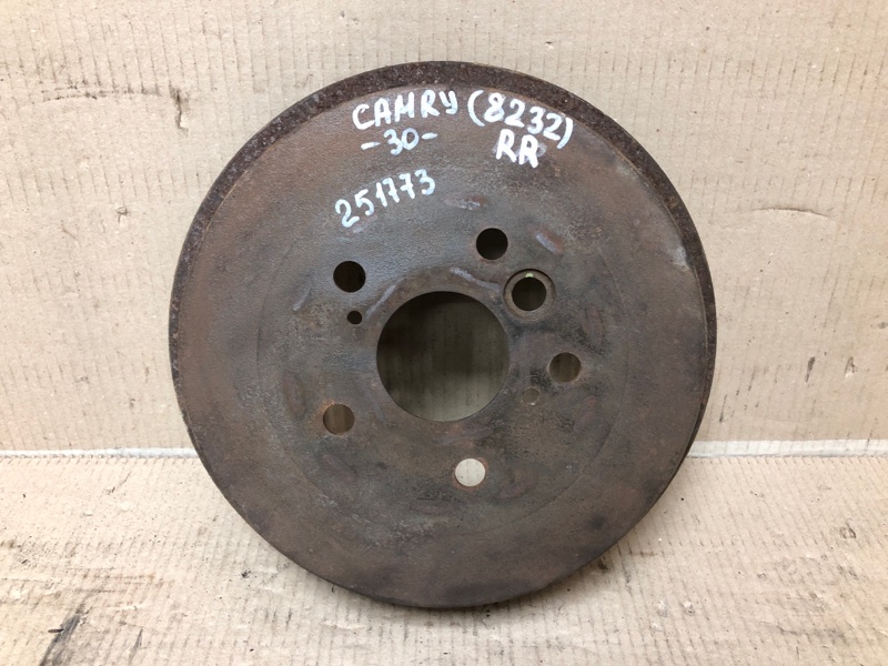 Тормозной барабан TOYOTA CAMRY 30 02-06 2005 2.4 2AZFE 42431-06100 Б/У