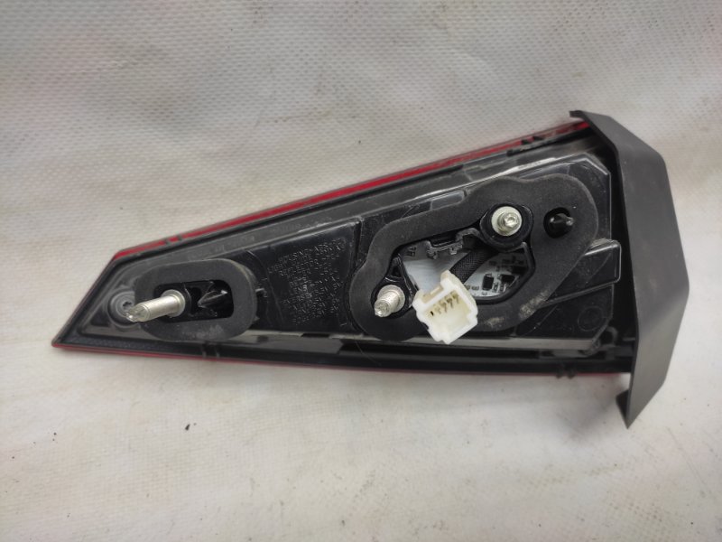 Фонарь внутренний задний левый QX30 16-20 2017 Внедорожник 2.0 20PET Фонарь внутренний задний левый QX30 16-20 2017 Внедорожник 2.0 20PET