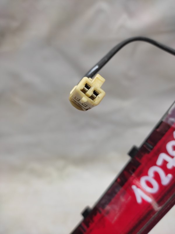 Стоп-сигнал TOYOTA SIENNA 03-10 GSL20 3.5 2GR-FE