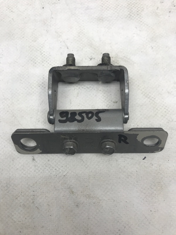 Петля крышки багажника правая INFINITI FX S50 03-08 90400-CG000 Б/У