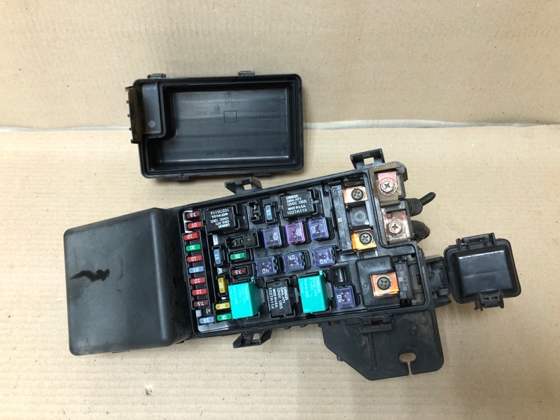 Запчасть блок предохранителей моторный отсек HONDA ACCORD USA 03-07 2007 UC1 J30A 38250-SDB-A23 Б/У Блок предохранителей моторный отсек HONDA ACCORD USA 03-07 2007 UC1 J30A 38250-SDB-A23 Б/У
