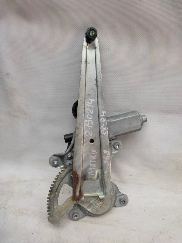 Стеклоподъемник задний правый TOYOTA MATRIX 02-08 69803-01040 Б/У