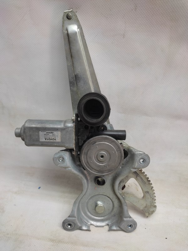 Стеклоподъемник задний правый MATRIX 02-08