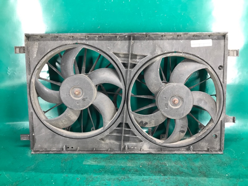 Запчасть диффузор вентилятора основного радиатора JEEP COMPASS 06-16 2012 Внедорожник 2.0 68031872AA Б/У Диффузор вентилятора основного радиатора JEEP COMPASS 06-16 2012 Внедорожник 2.0 68031872AA Б/У