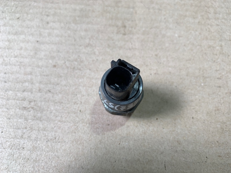 Датчик давления масла ДВС LEXUS LS460 06-12 USF40 4.6 Датчик давления масла ДВС LEXUS LS460 06-12 USF40 4.6