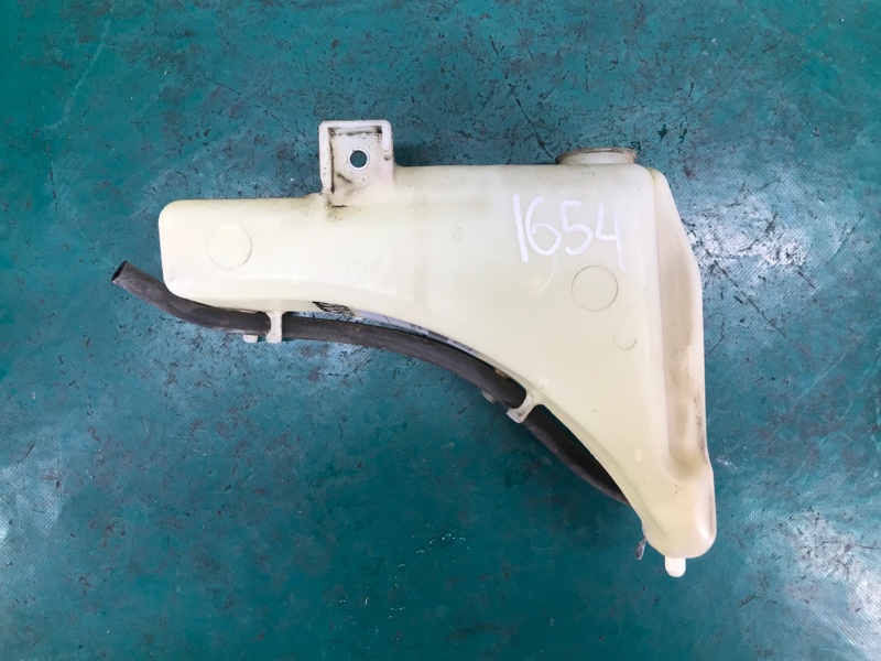 Запчасть бачок расширительный TOYOTA SIENNA 11-16 Б/У Бачок расширительный TOYOTA SIENNA 11-16 Б/У