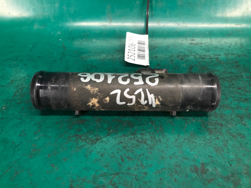 Фланец системы охлаждения TRIBUTE 00-07 2001 Внедорожник 3.0