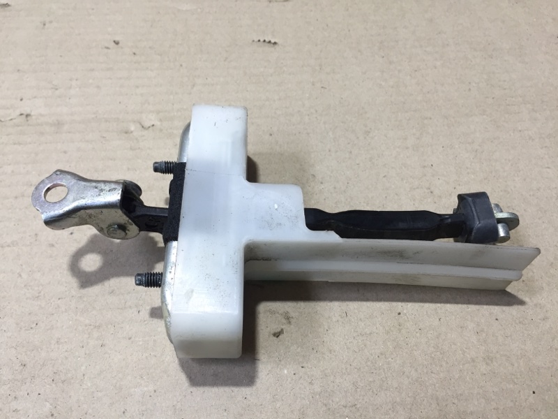 Ограничитель двери задний правый LS460 06-12 2011 USF40 4.6