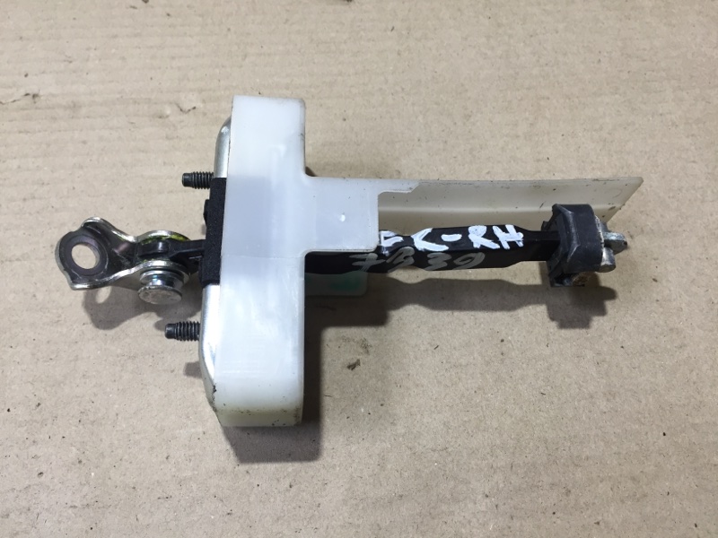 Ограничитель двери передний правый LS460 06-12 2011 USF40 4.6 Ограничитель двери передний правый LS460 06-12 2011 USF40 4.6