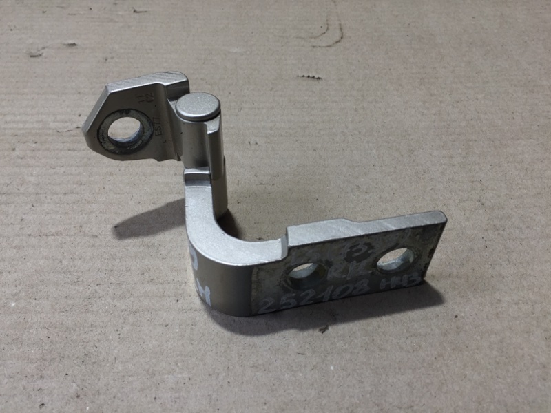 Петля двери нижняя задняя левая LEXUS LS460 06-12 USF40 4.6 Петля двери нижняя задняя левая LEXUS LS460 06-12 USF40 4.6