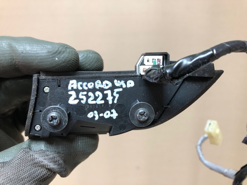 Кнопки на руль HONDA ACCORD USA 03-07 UC1 J30A