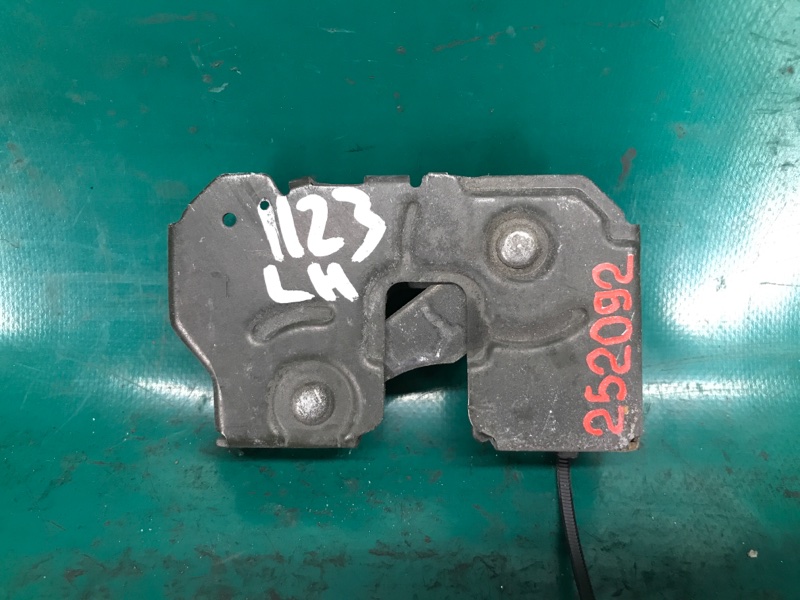 Замок капота левый INFINITI G25/G35/G37/Q40 06-14