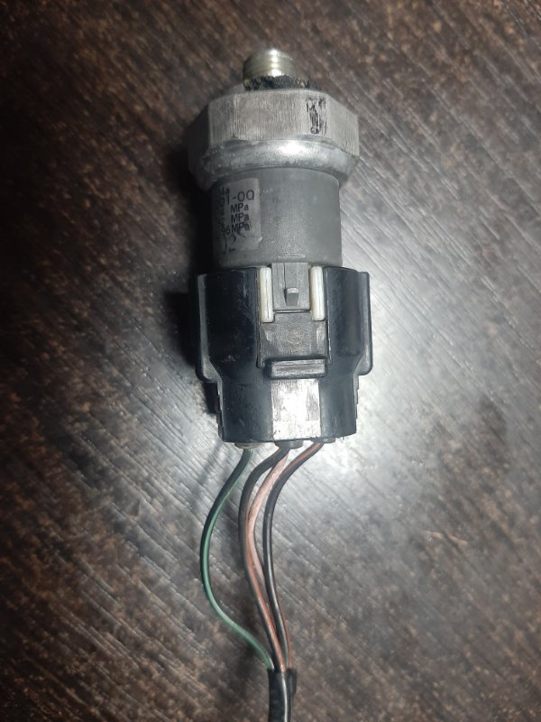 Запчасть датчик давления кондиционера MAZDA CX-7 06-12 Б/У Датчик давления кондиционера MAZDA CX-7 06-12 Б/У