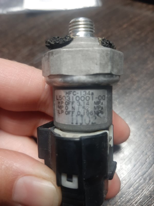 Датчик давления кондиционера MAZDA CX-7 06-12 Датчик давления кондиционера MAZDA CX-7 06-12