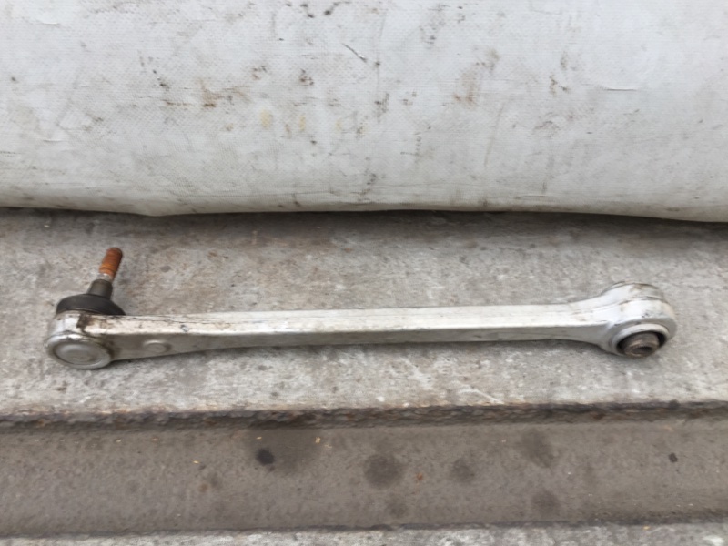 Рычаг задней подвески поперечный нижний передний LEXUS LS460 06-12 USF40 4.6