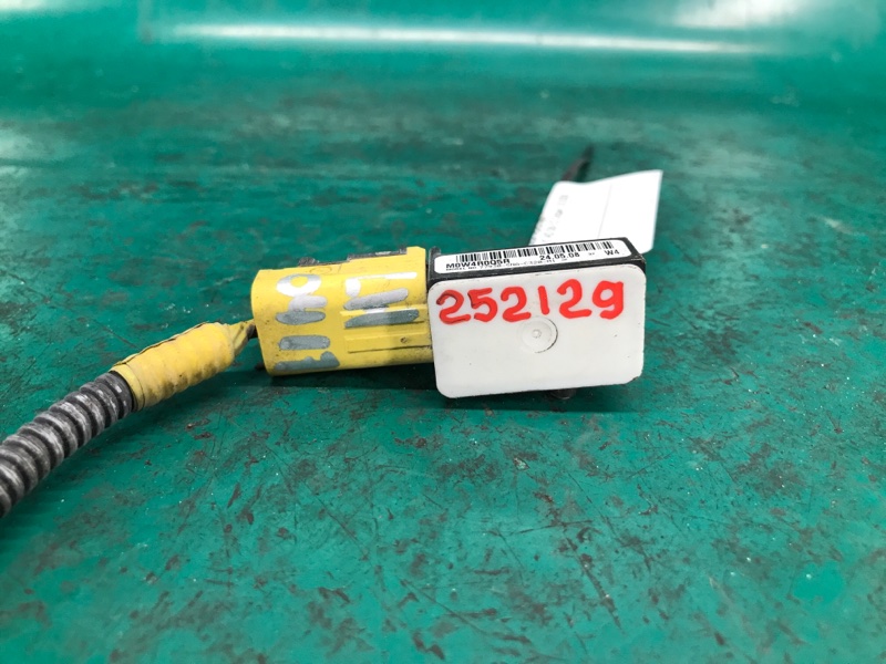 Датчик удара передний левый HONDA CIVIC 4D 06-11 2008 Седан R18A1 77930-SNA-C32 Б/У