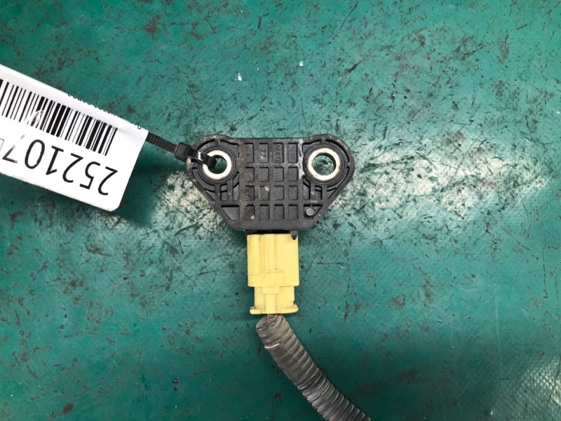 Датчик удара передний TRIBUTE 00-07 2001 Внедорожник 3.0 Датчик удара передний TRIBUTE 00-07 2001 Внедорожник 3.0