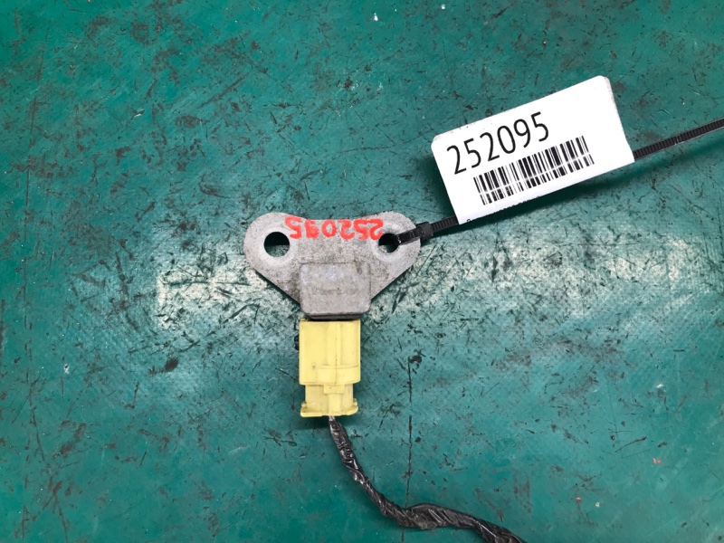 Датчик удара передний INFINITI G25/G35/G37/Q40 06-14 Б/У
