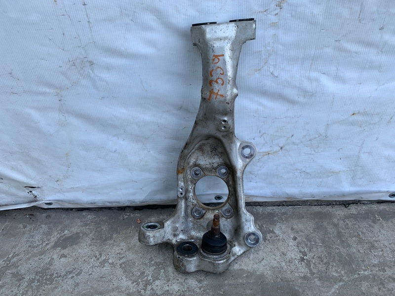 Кулак поворотный правый LS460 06-12 2011 USF40 4.6